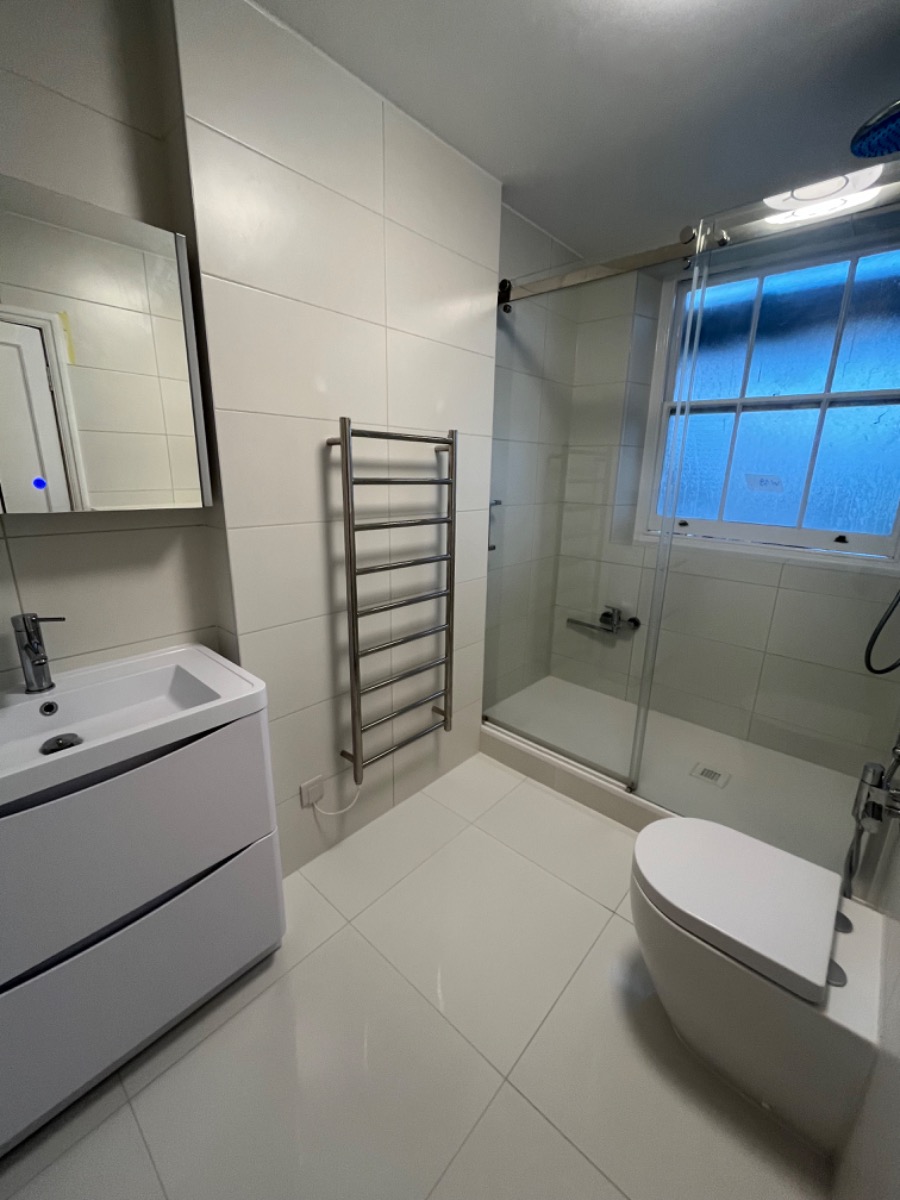 Bathroom Fitter: Image 4
